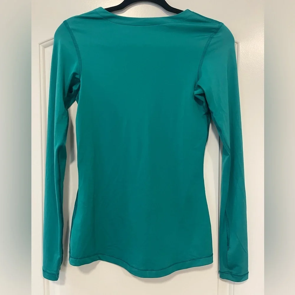Nike Women’s Dri Fit Long Sleeve